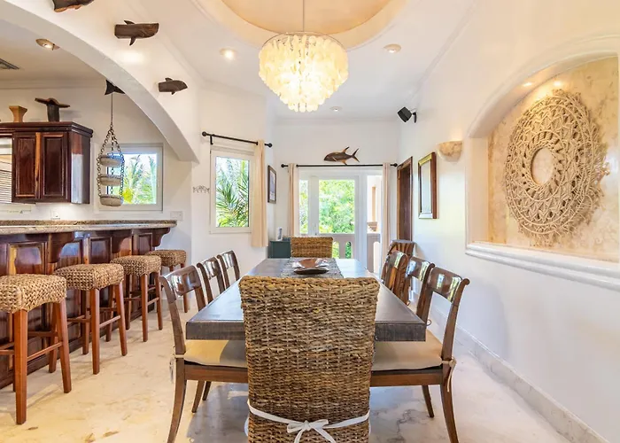 Villa Belizean Cove Estates Beachfront *