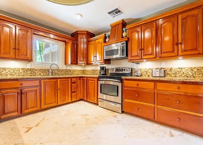 Belizean Cove Estates Beachfront *