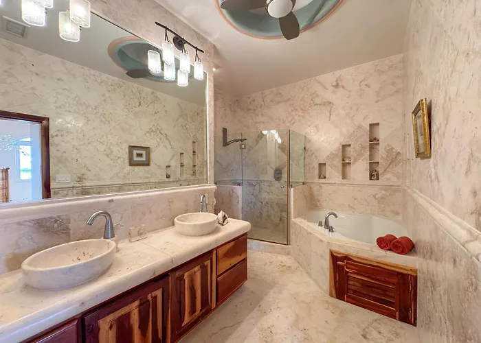 Villa Belizean Cove Estates Beachfront