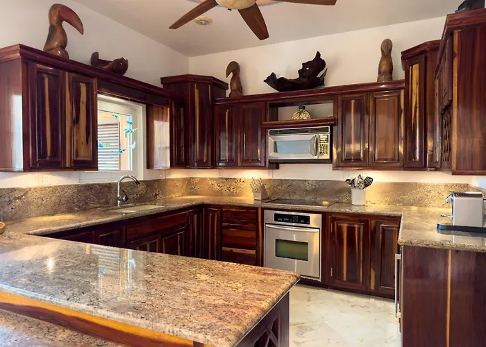 Belizean Cove Estates Beachfront * San Pedro (Ambergris Caye)