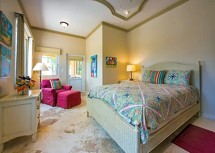 Villa Belizean Cove Estates Beachfront *