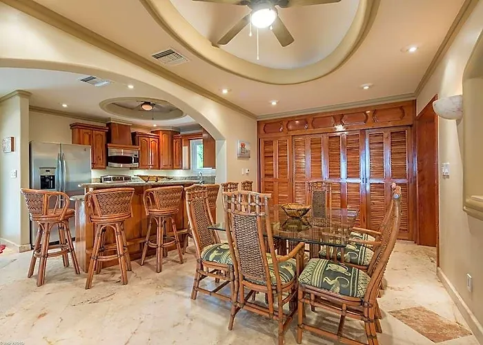 Villa Belizean Cove Estates Beachfront *