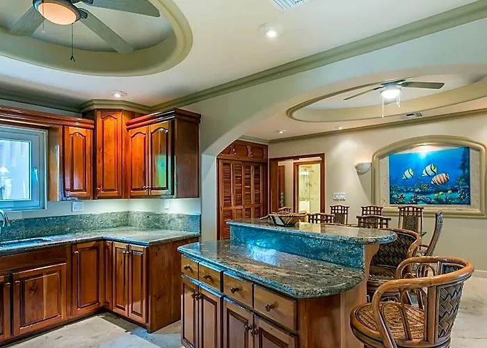Villa Belizean Cove Estates Beachfront *